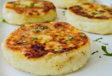 Salamli patates böreği